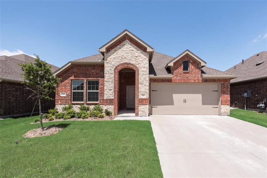 Property photo for 727 Dove Haven Way, Lavon, TX