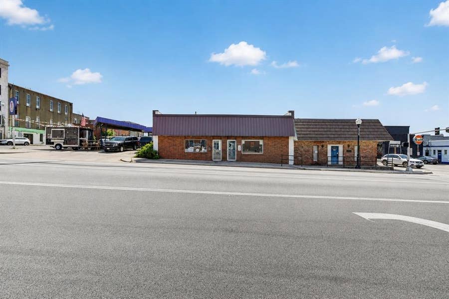 Property photo for 221-223 N Locust Street, Denton, TX