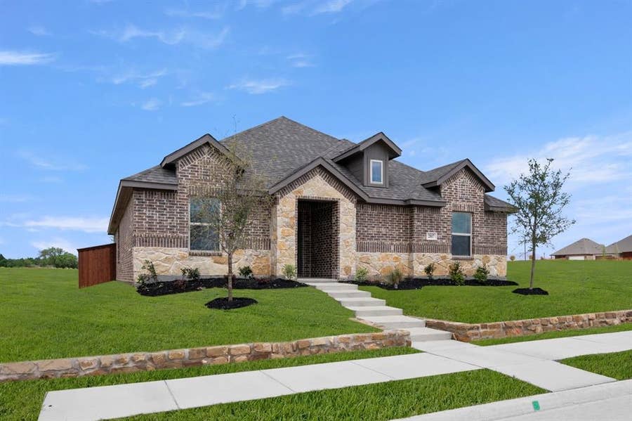 Property photo for 2817 Hay Lane, Midlothian, TX