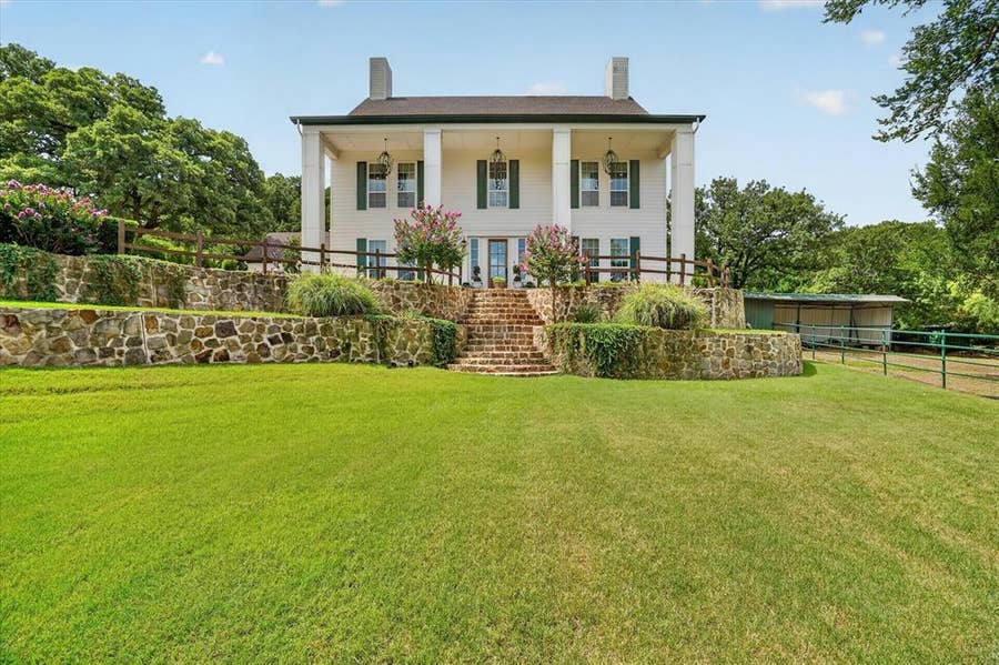 Property photo for 3438 Indian Trail, Arlington, TX