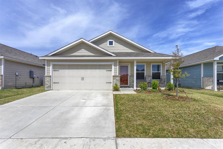 Property photo for 322 Ashbrook Way, Princeton, TX