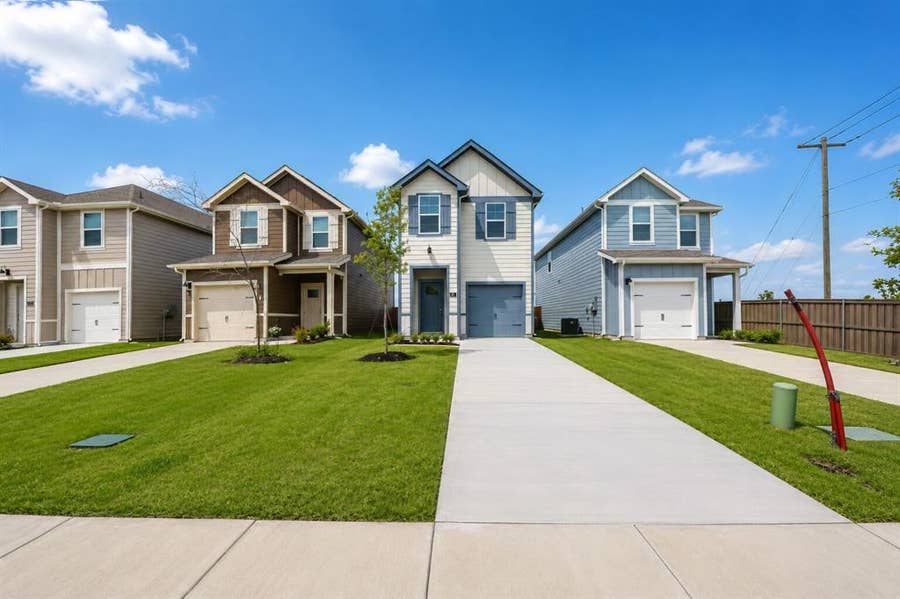 Property photo for 725 Cloverwood Drive, Princeton, TX