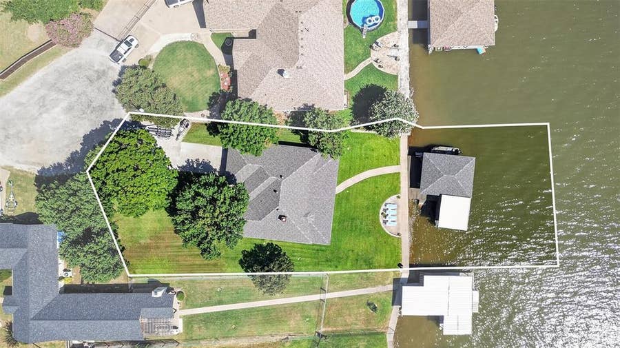 Property photo for 1803 Chisec Court, Granbury, TX