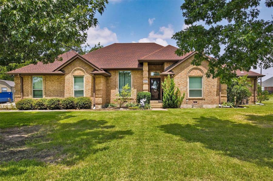 Property photo for 10614 Woodbridge Drive, Forney, TX