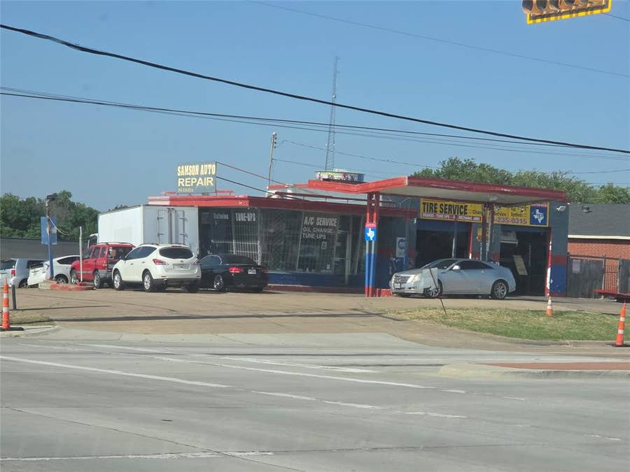 Property photo for 701 W Dickey Road, Grand Prairie, TX