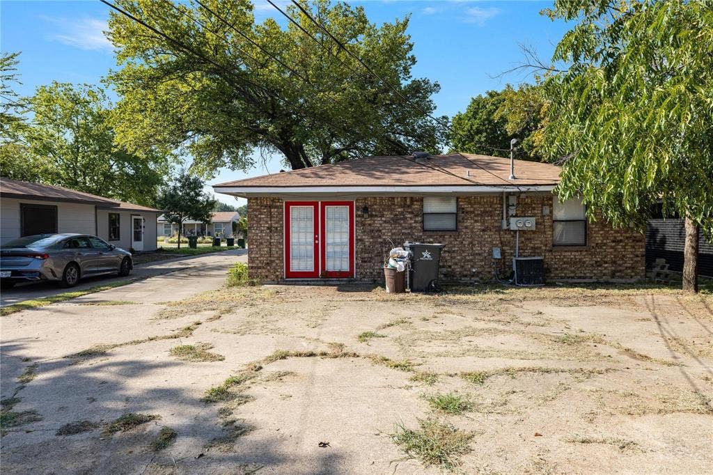 107 Ray Street, Arlington, TX 76010 107 Ray Street, Arlington, TX 76010