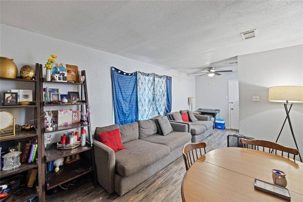 107 Ray Street, Arlington, TX 76010 107 Ray Street, Arlington, TX 76010