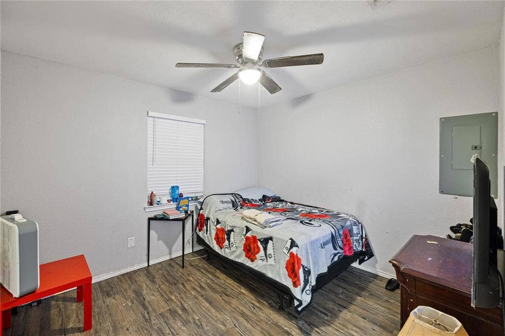 107 Ray Street, Arlington, TX 76010 107 Ray Street, Arlington, TX 76010