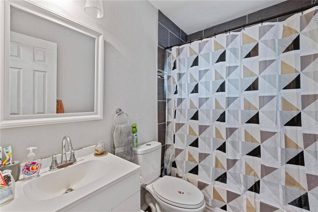 107 Ray Street, Arlington, TX 76010 107 Ray Street, Arlington, TX 76010