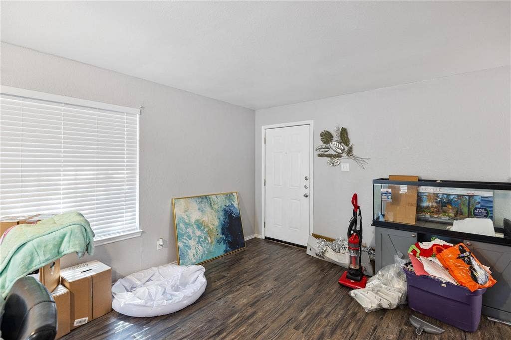107 Ray Street, Arlington, TX 76010 107 Ray Street, Arlington, TX 76010