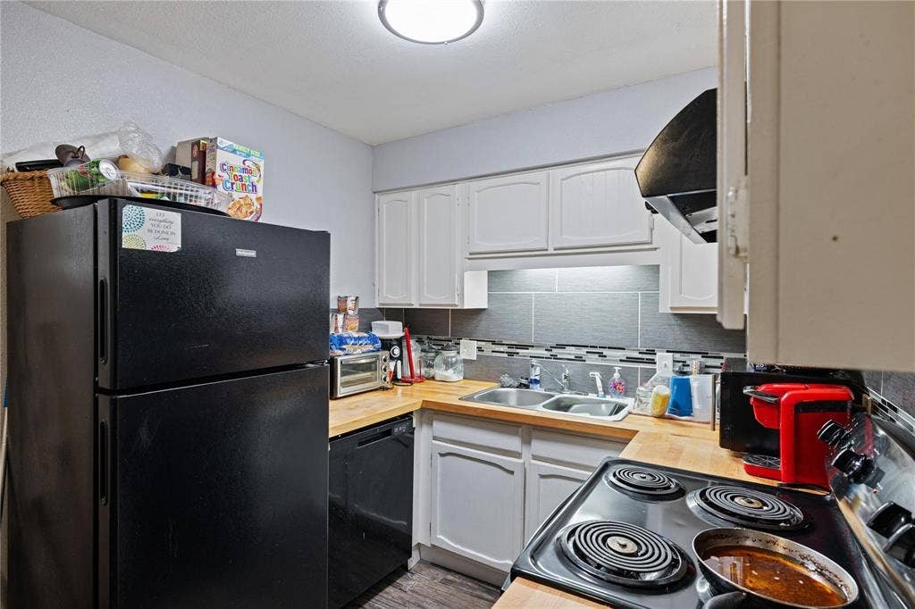 107 Ray Street, Arlington, TX 76010 107 Ray Street, Arlington, TX 76010
