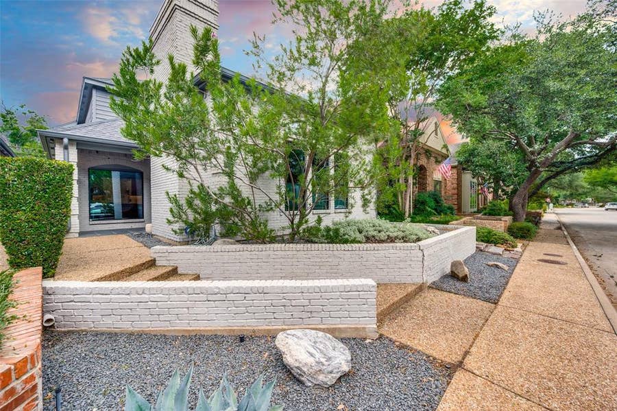 Property photo for 5957 Lindenshire Lane, Dallas, TX