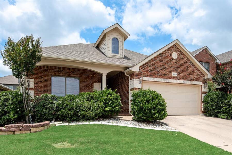 Property photo for 10005 Butte Meadows Drive, Fort Worth, TX