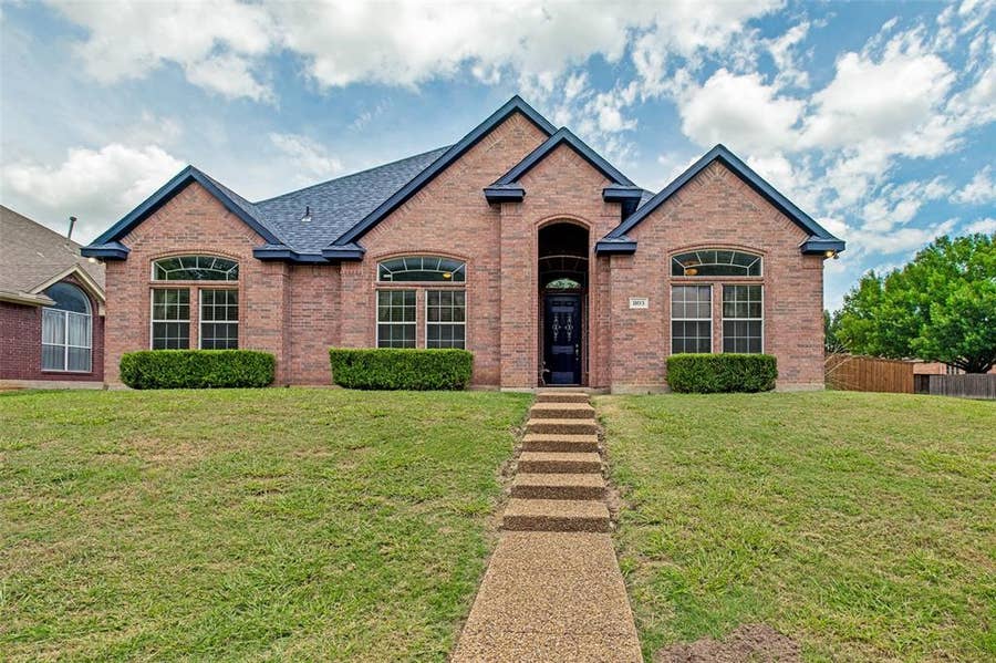 Property photo for 803 Mill Creek Road, Lancaster, TX