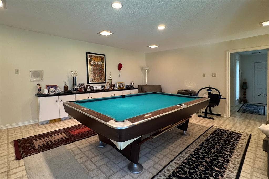 200 Balboa Court, Irving, TX 75062 Game room w golf course views