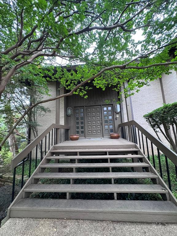 200 Balboa Court, Irving, TX 75062 200 Balboa Court, Irving, TX 75062