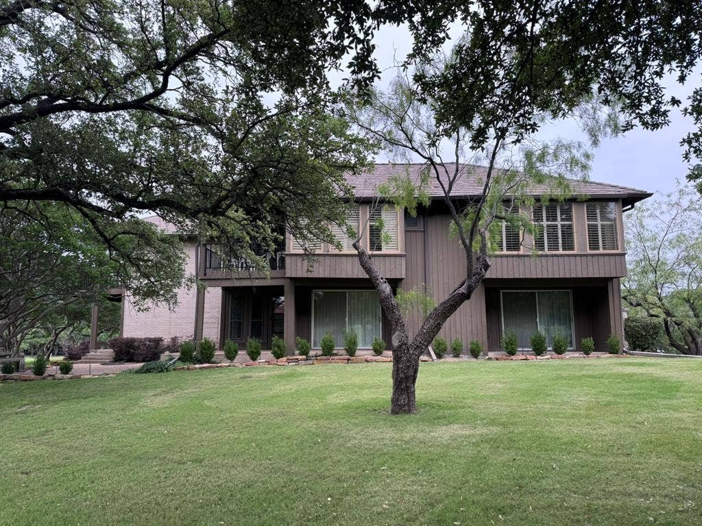 200 Balboa Court, Irving, TX 75062 Back yard from 11th tee