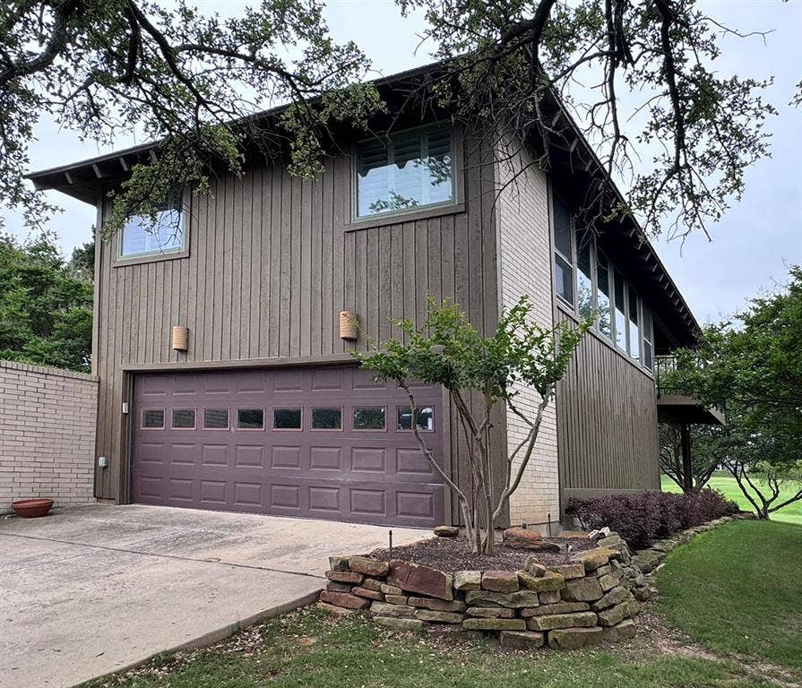 200 Balboa Court, Irving, TX 75062 Side Entry Garage