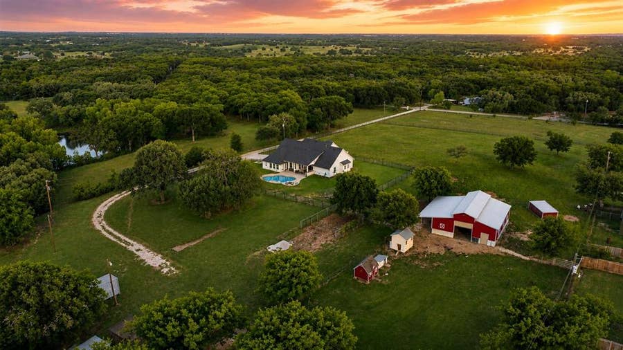 Property photo for 1920 Meander Road, Granbury, TX