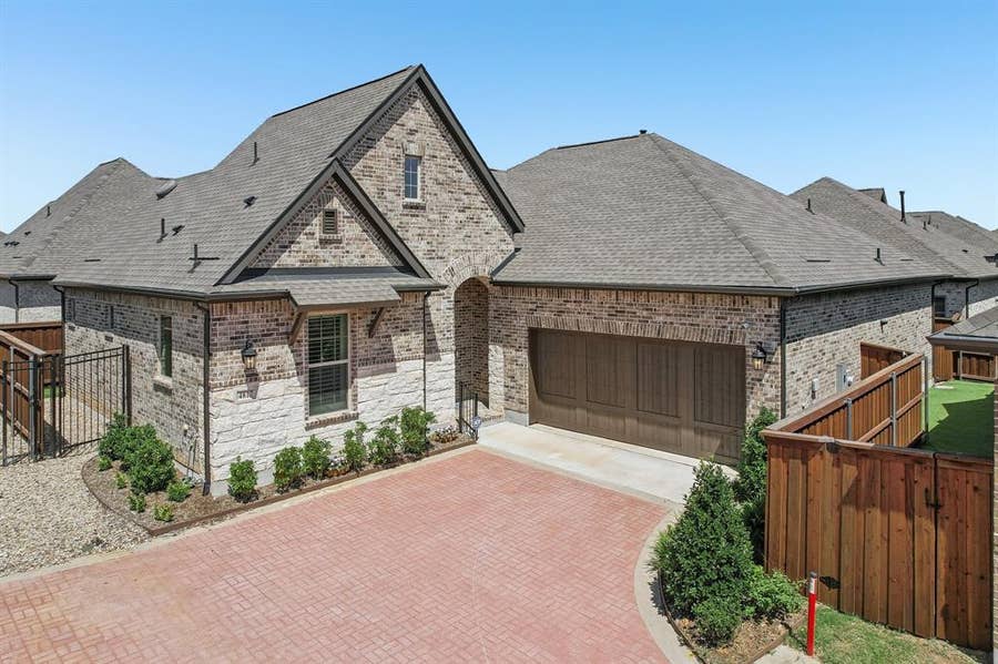 Property photo for 4817 Forest Crest Parkway, Arlington, TX
