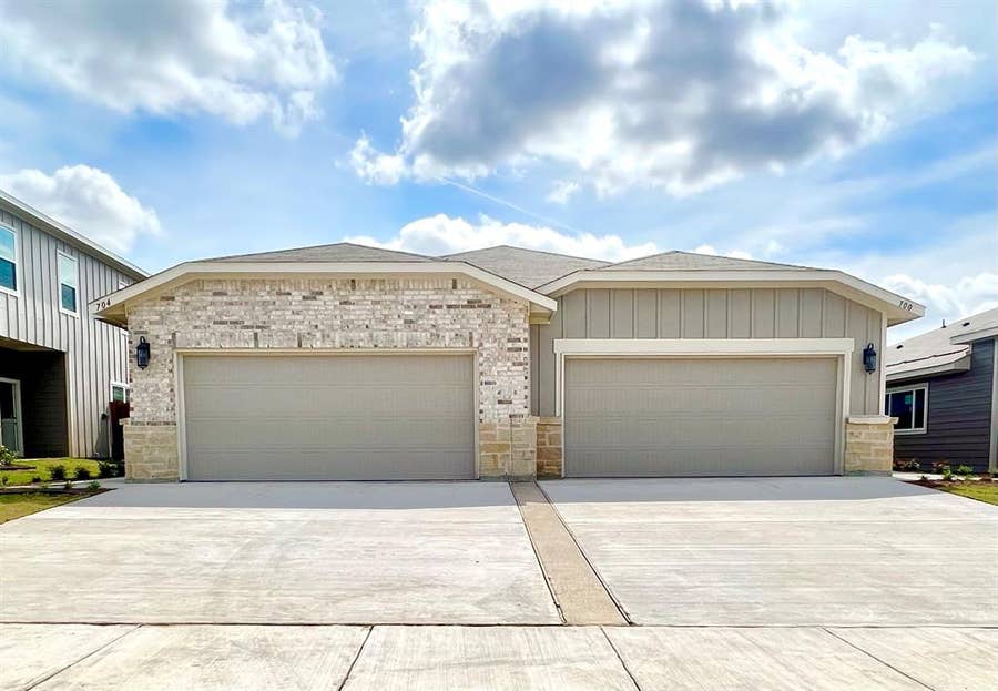 Property photo for 609 Blackland Drive, Venus, TX