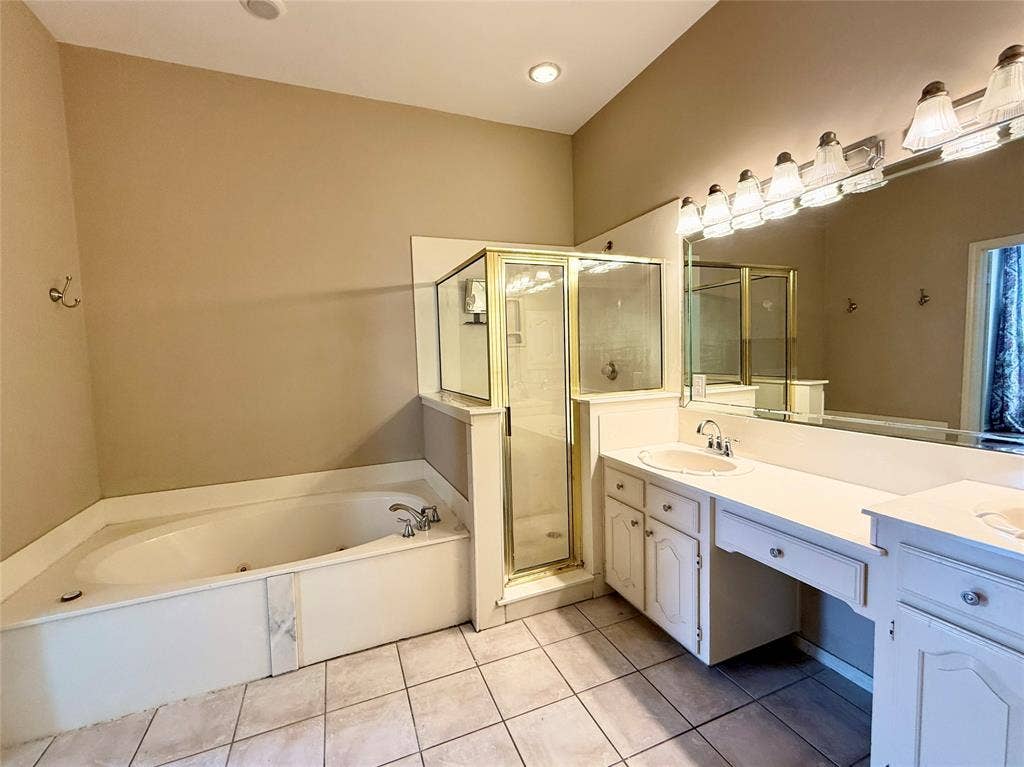8902 Bayshore Lane, Rowlett, TX 75088