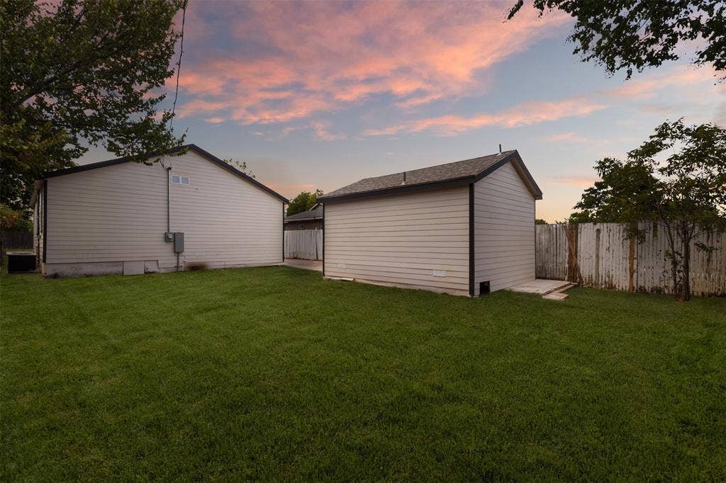 106 Mount Shasta Street, Dallas, TX 75211 106 Mount Shasta Street, Dallas, TX 75211