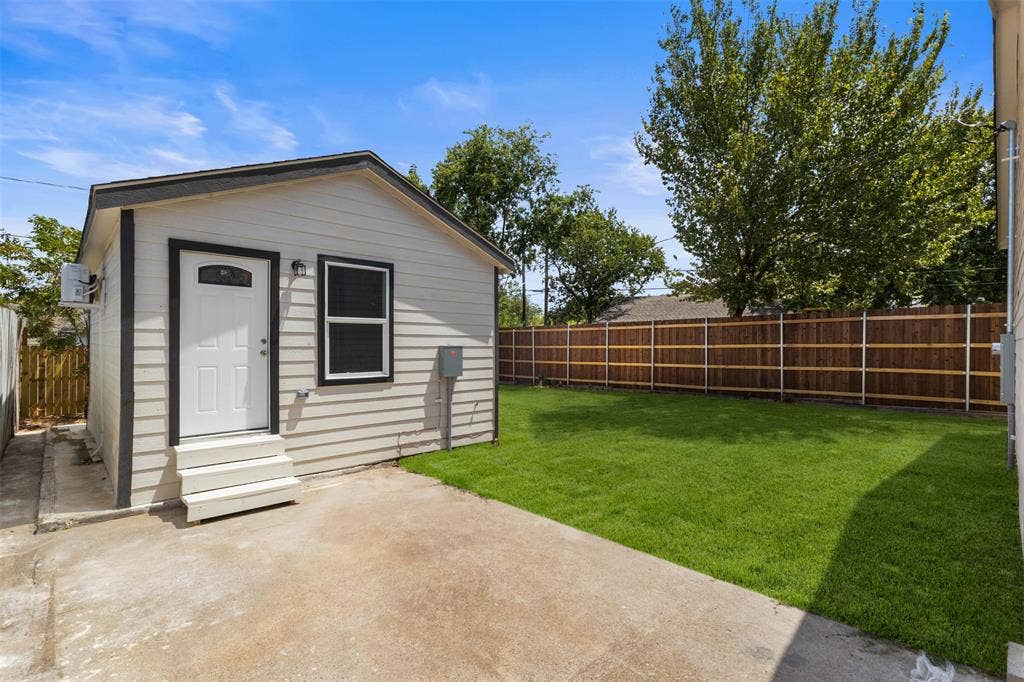 106 Mount Shasta Street, Dallas, TX 75211 106 Mount Shasta Street, Dallas, TX 75211