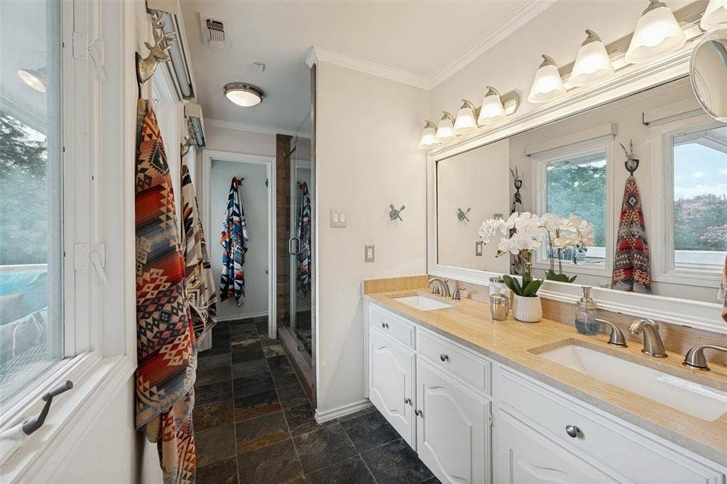 4900 Victor Street, Dallas, TX 75214 4900 Victor Street, Dallas, TX 75214