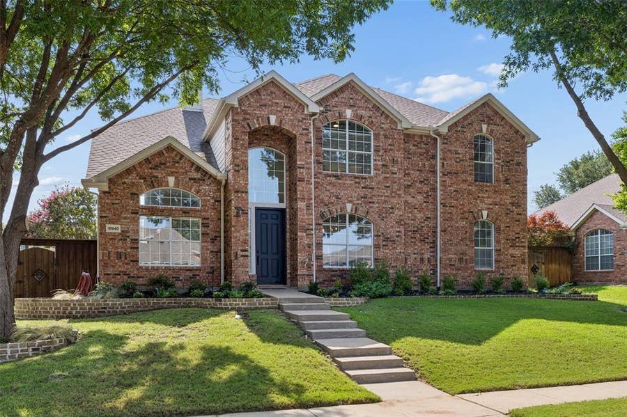 Property photo for 10940 Blackberry Lane, Frisco, TX