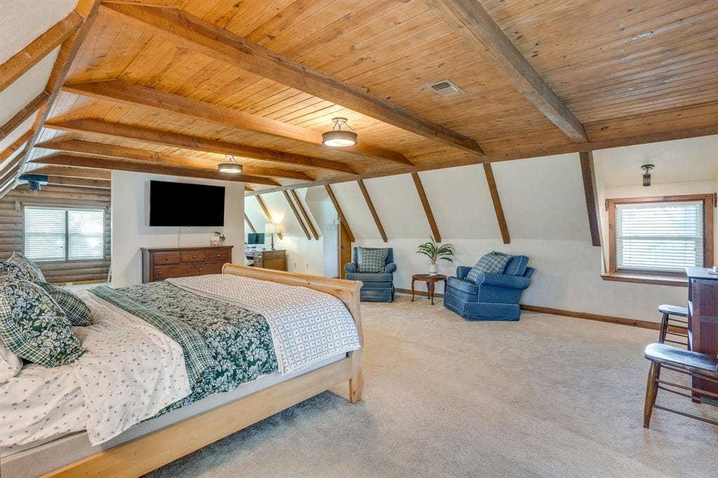 Bonus Space behind TV wall
