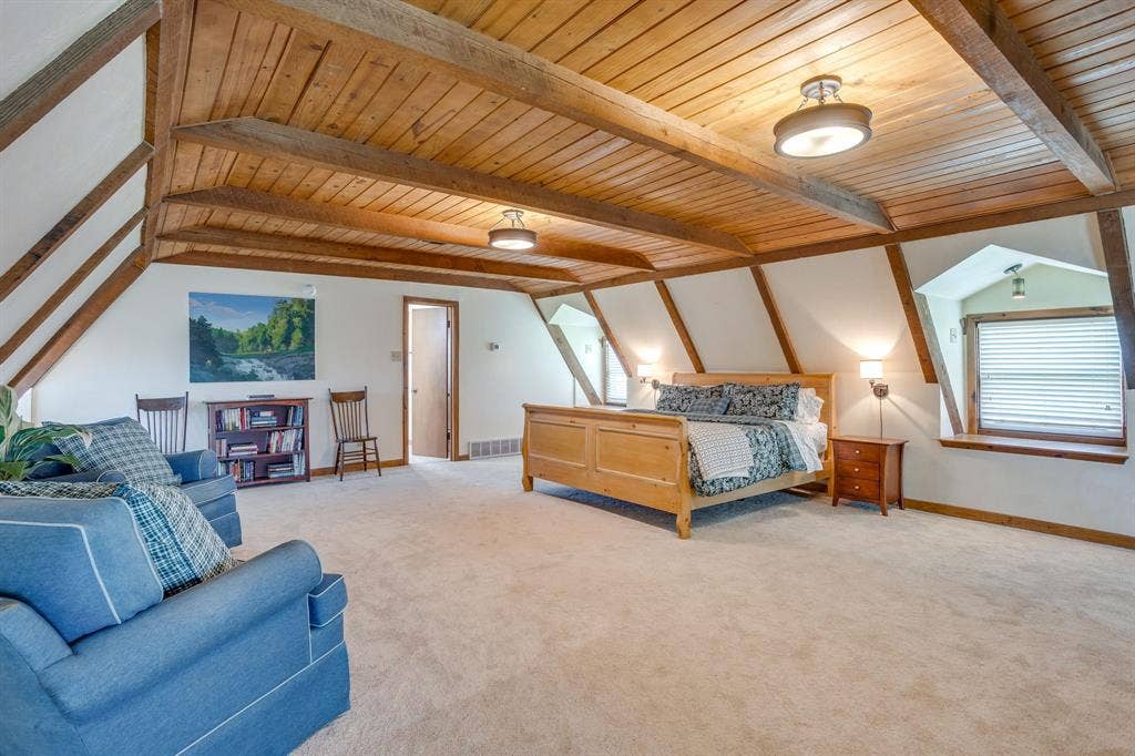 Spacious Primary Bedrom