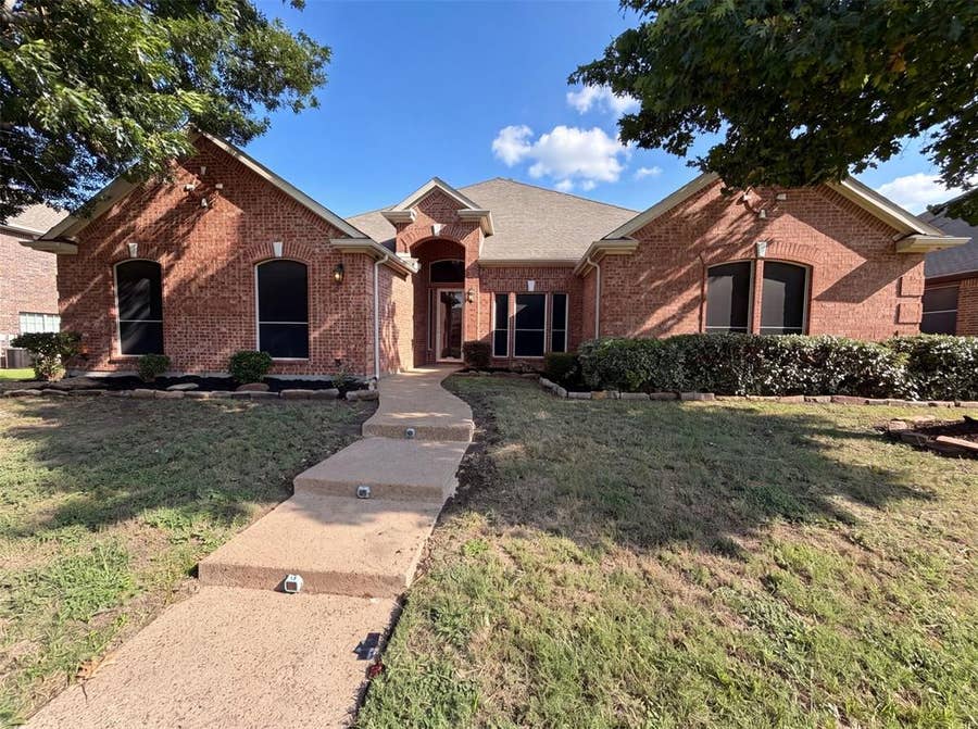 Property photo for 529 Olympia Street, DeSoto, TX