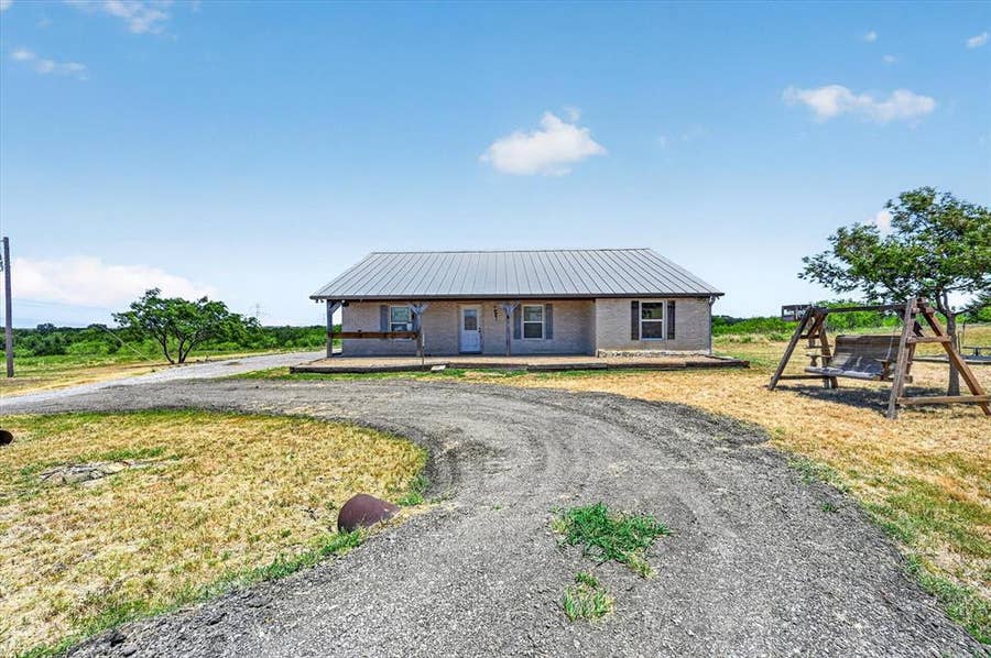 Property photo for 901 Marion Road, Venus, TX