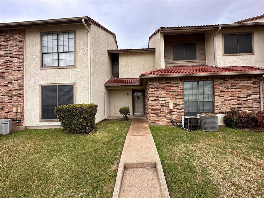 Property photo for 927 Turtle Cove, #134, Irving, TX