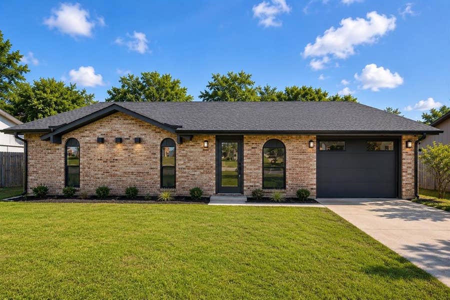 Property photo for 132 Yorkshire Drive, Cedar Hill, TX