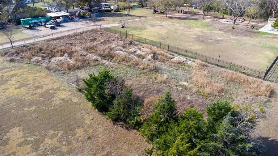Property photo for 20 S Lancaster Hutchins Road, Lancaster, TX