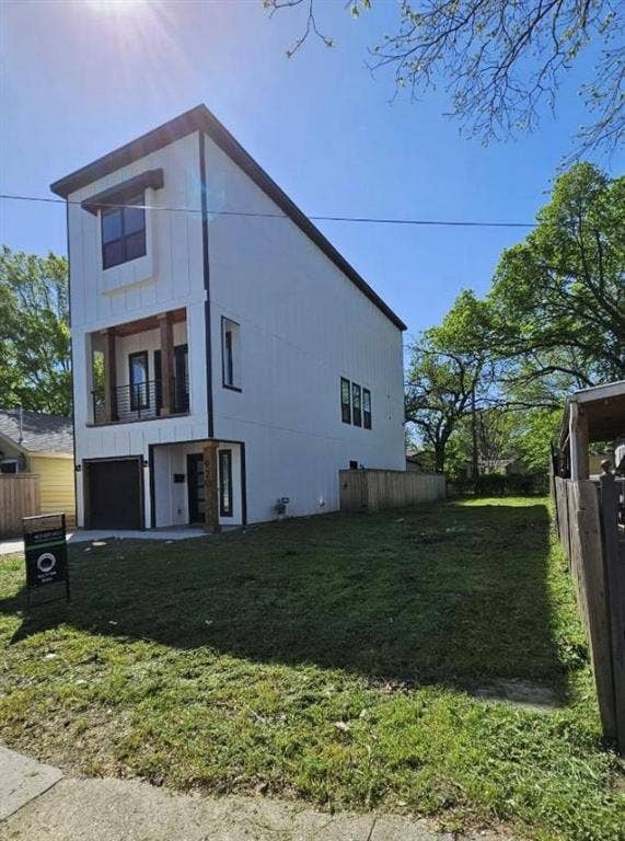 Property photo for 922 Muncie Avenue, Dallas, TX