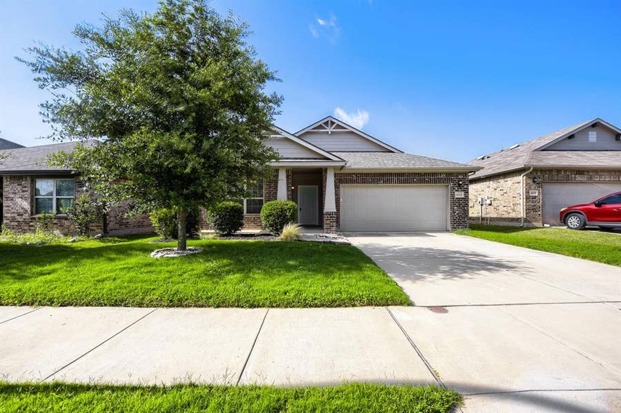 Property photo for 6225 Topsail Drive, Fort Worth, TX