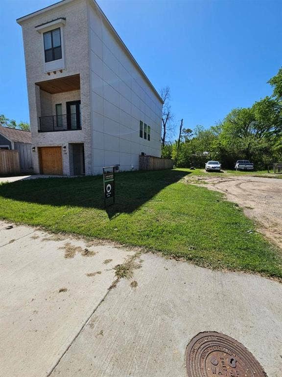 Property photo for 910 Muncie Avenue, Dallas, TX