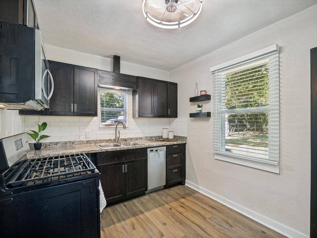 5610 Lyons Road, Garland, TX 75043 5610 Lyons Road, Garland, TX 75043