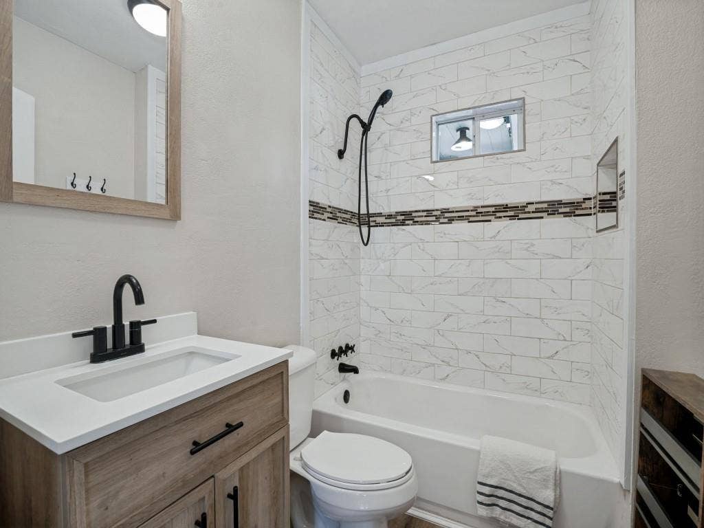 5610 Lyons Road, Garland, TX 75043 5610 Lyons Road, Garland, TX 75043