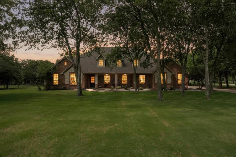 Property photo for 126 Eastcreek Drive, Royse City, TX