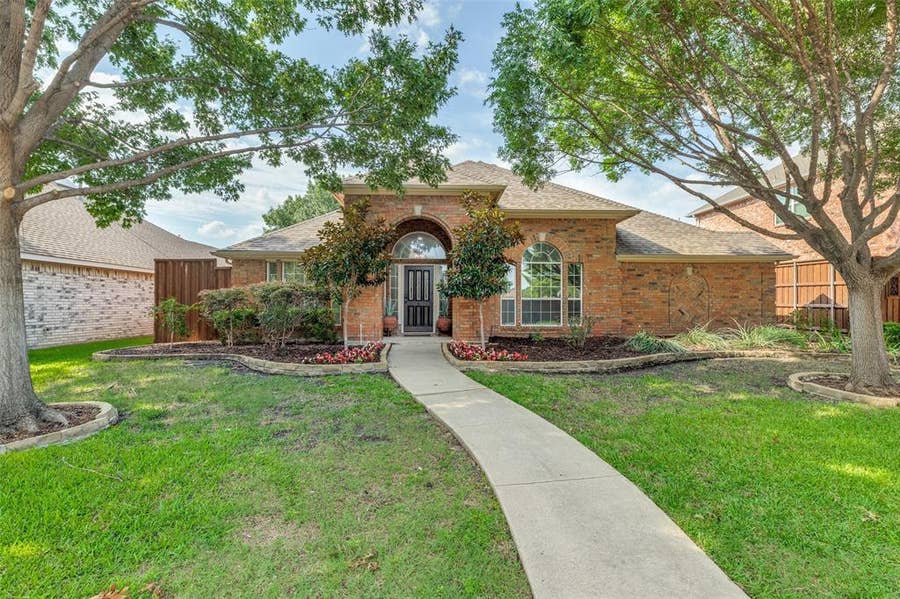 Property photo for 1825 Walters Drive, Plano, TX