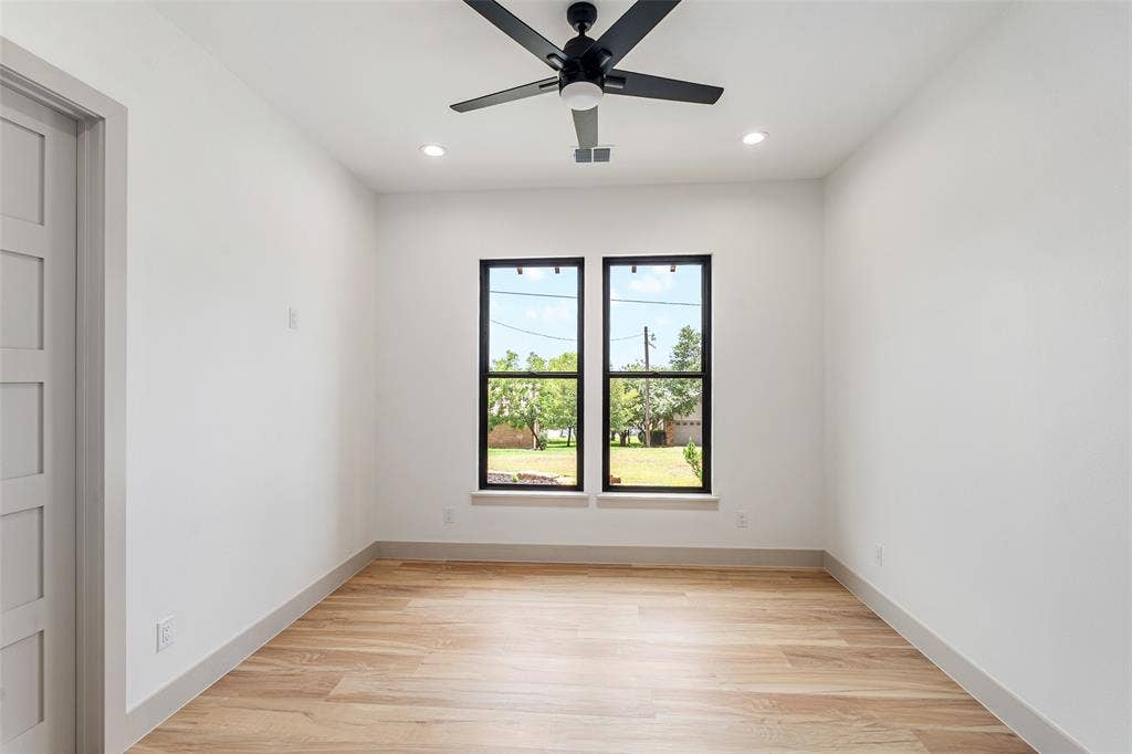 14120 Park Way, Log Cabin, TX 75148 Bedroom 3 with walk-in closet