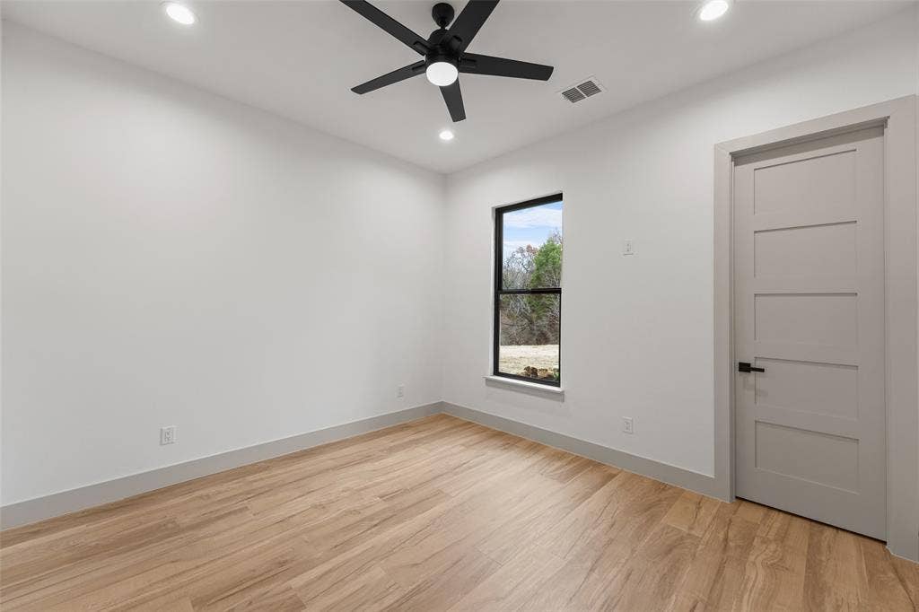 14120 Park Way, Log Cabin, TX 75148 Bedroom 4 with walk-in closet