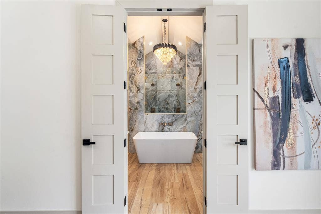14120 Park Way, Log Cabin, TX 75148 Primary en-suite bathroom