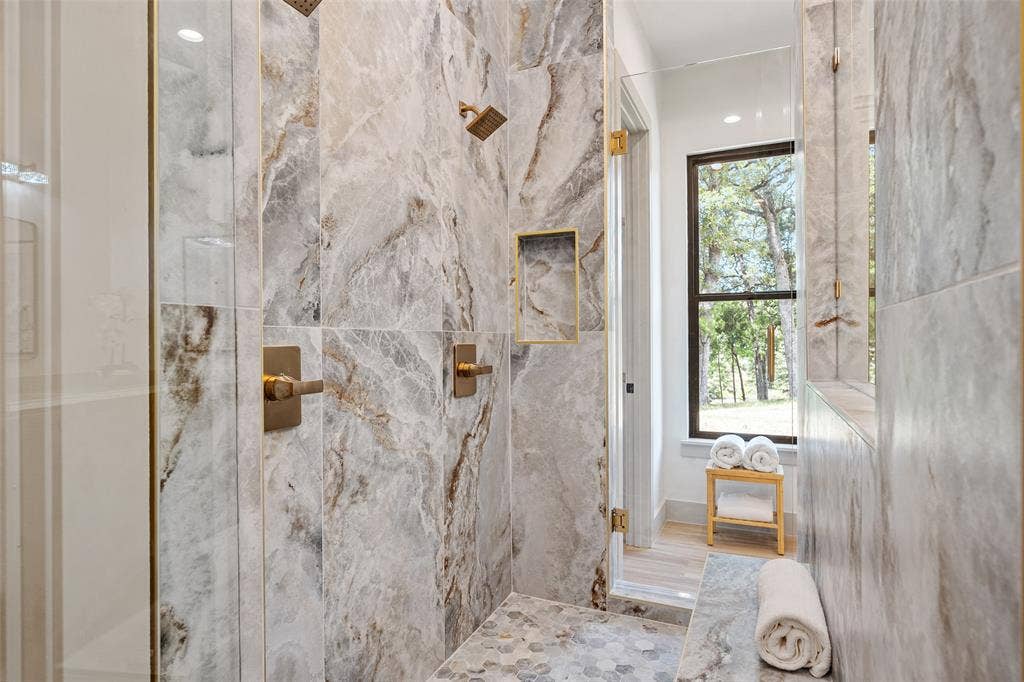 14120 Park Way, Log Cabin, TX 75148 Primary bathroom with pass-thru shower