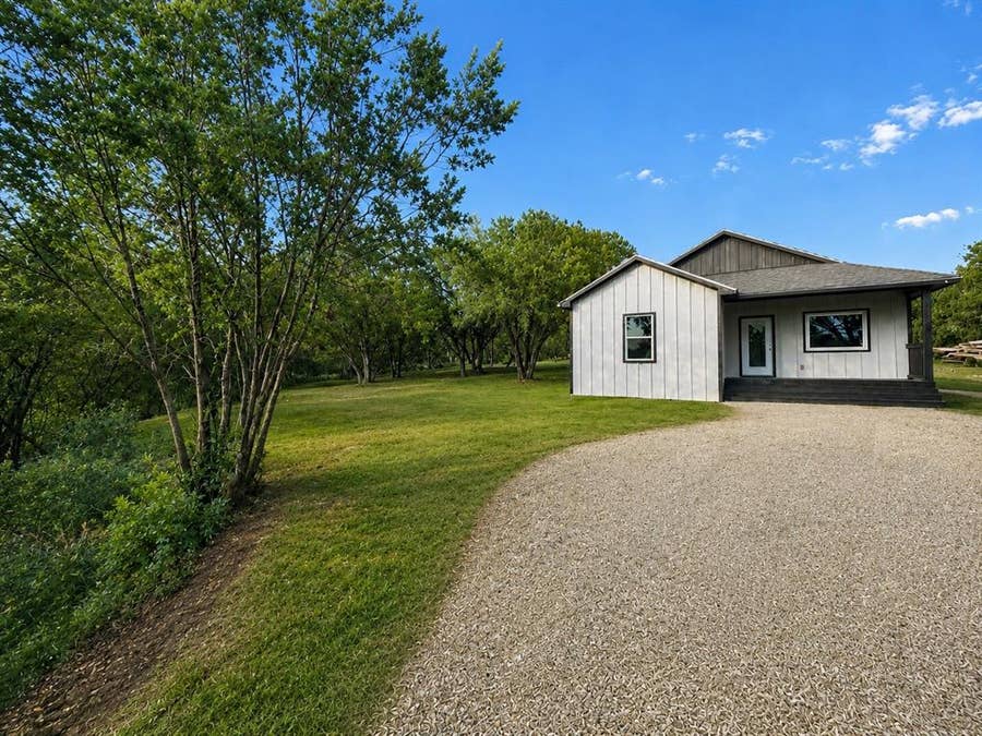 Property photo for 4703 Gooseberry Trail, Granbury, TX