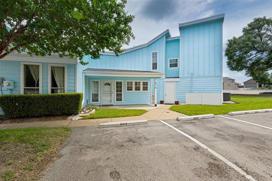 Property photo for 676 Harbor Drive, Azle, TX